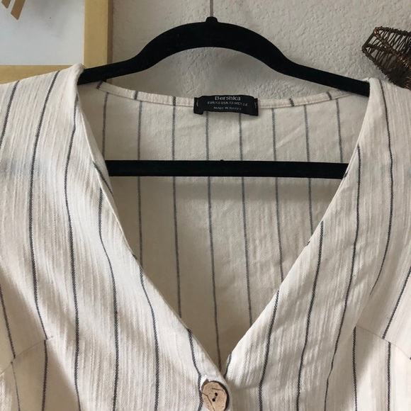 BERSHKA V neck tie front striped white top - Picture 5 of 9